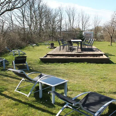 Apartment Charmante Mit Garten In Wiek Wiek auf Ruegen