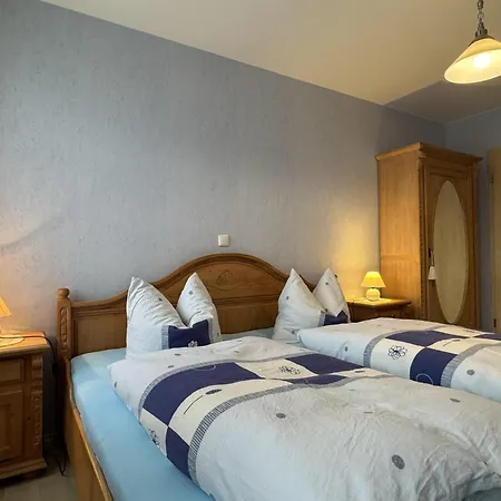 Charmante Mit Garten In Wiek Apartment