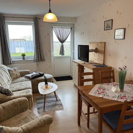 Charmante Mit Garten In Wiek * Wiek auf Ruegen